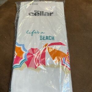NWT Set of 3 Kitchen Towels, the Cellar